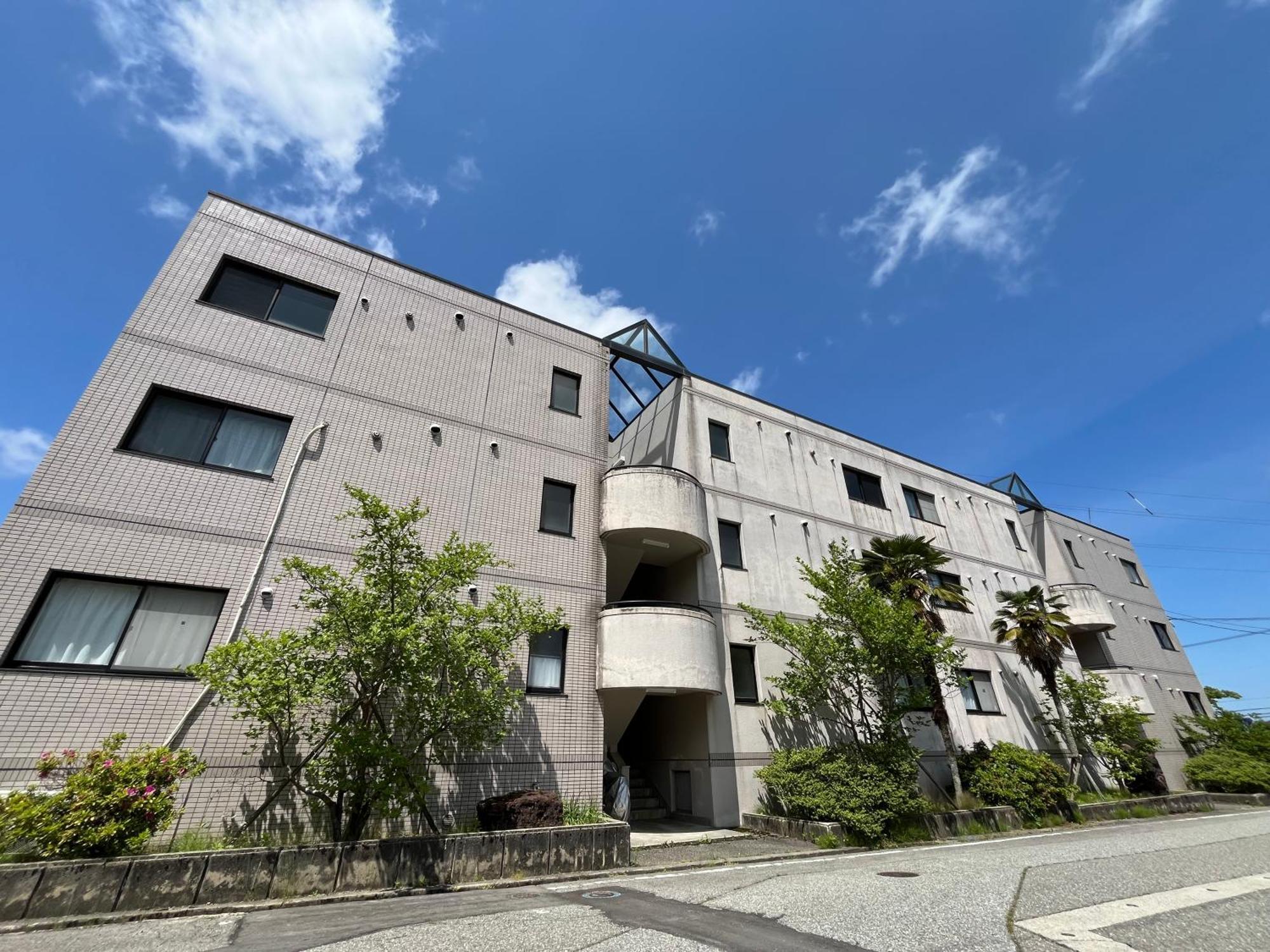 ロイヤル黒部 Apartment Kurobe Bagian luar foto